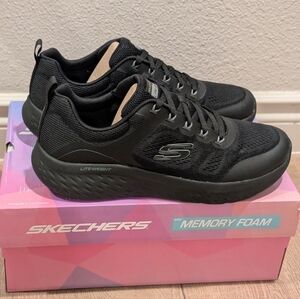 Skechers Women's Black Sonic Lightweight Sneakers
